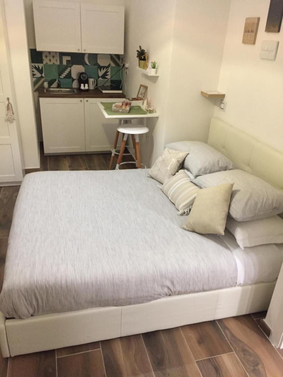 Bed and Breakfast La Casa Di Alice Salerno Exterior foto